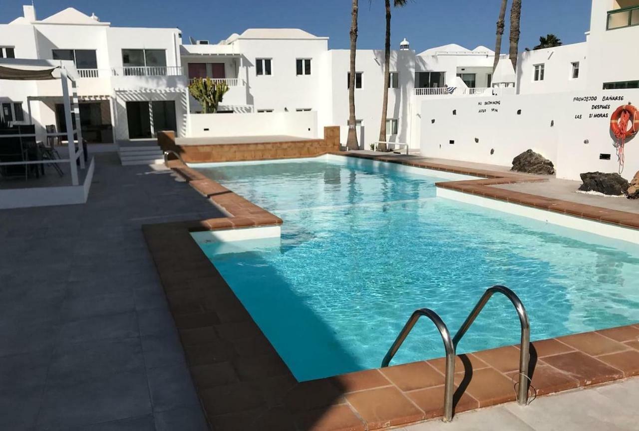 Sea Breeze With Shared Pool And Near The Beach Διαμέρισμα Costa Teguise Εξωτερικό φωτογραφία